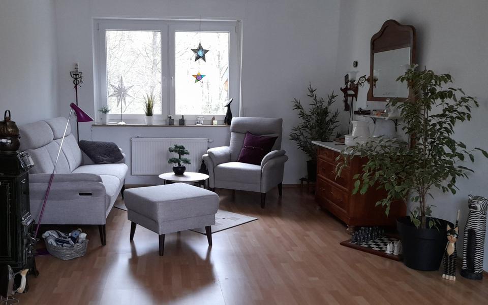 Thumbnail-3 Zimmer-Wohnung im OG u. DG: Hell, ruhig, geräumig, renoviert.