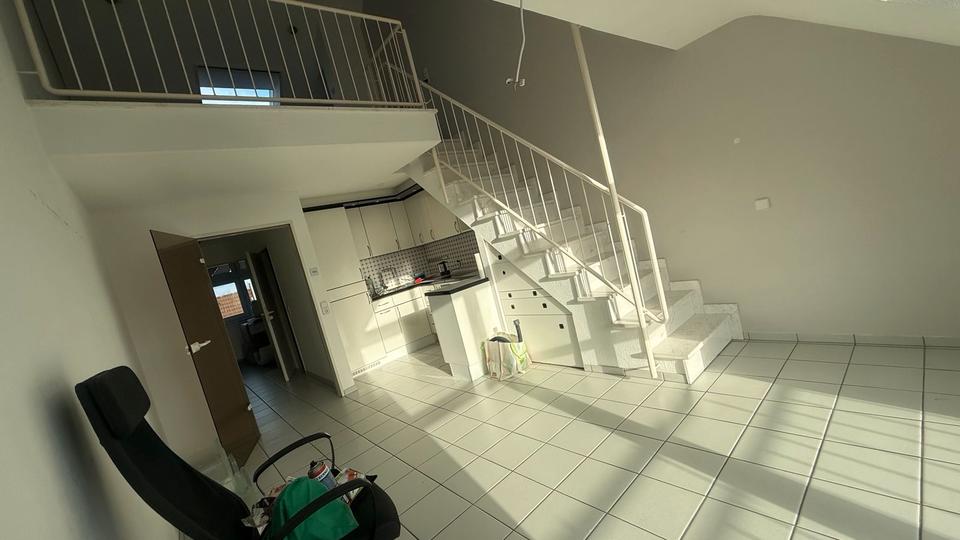 Thumbnail-RS-City Dachgeschoss Wohnung über 2 Etagen Teilmöbliert Küche