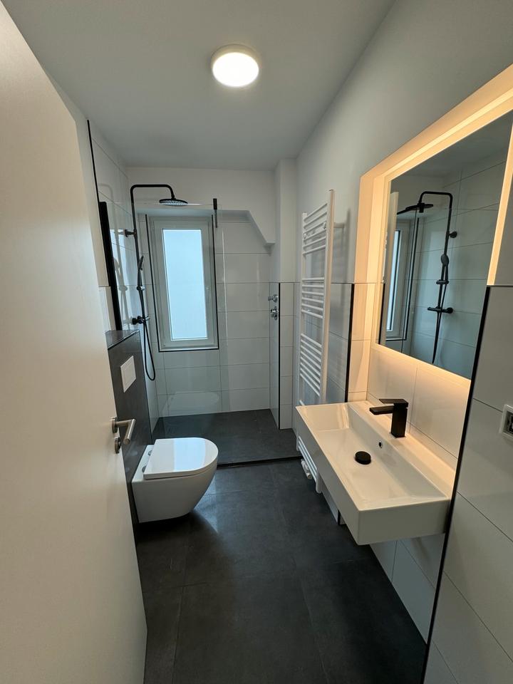 Thumbnail-Sehr helle sonnige 4 - Zimmer Wohnung.