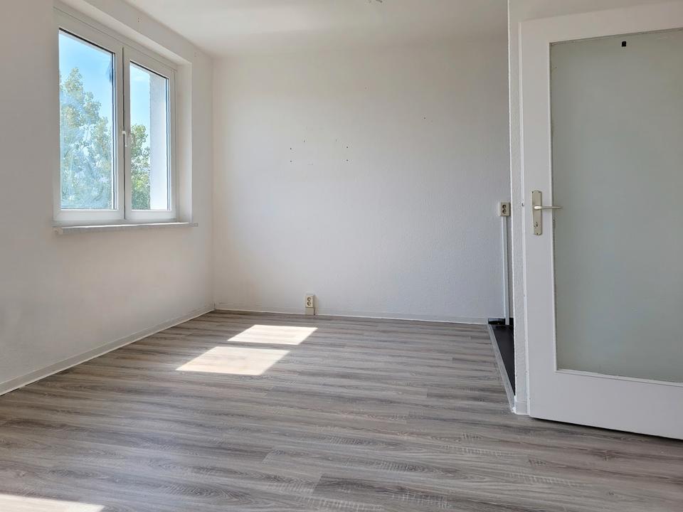 Thumbnail-Modern & hell: Wohnung mit offener Wohnküche – Direkt einziehen in Halle Neustadt! 