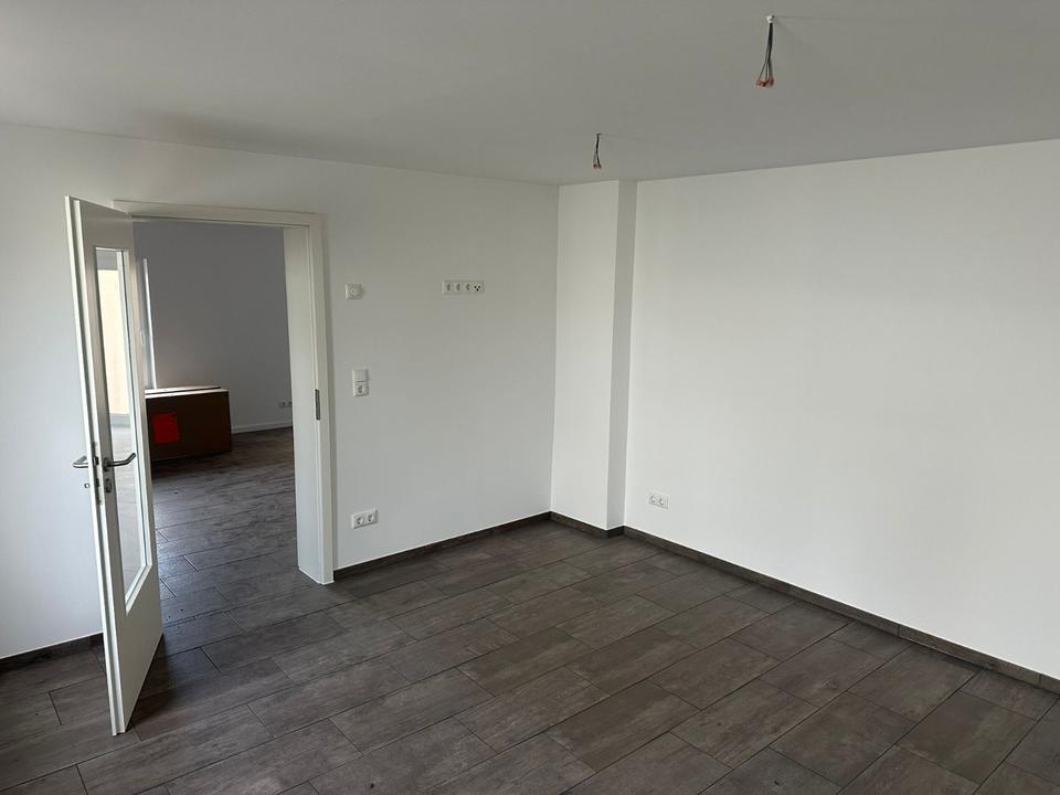Thumbnail-Erstbezug in Schwerin-Warnitz – Frisch sanierte 70 m² mit Terasse