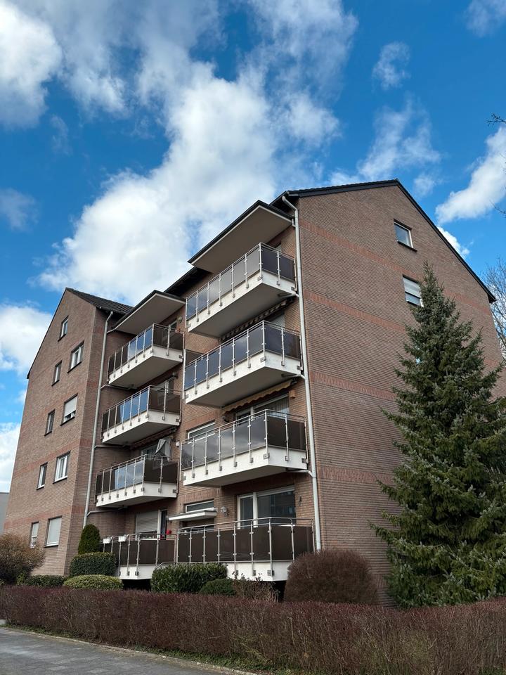 Thumbnail-Moderne 2-Zimmer-Wohnung mit Balkon, Mansardenzimmer in KaLi