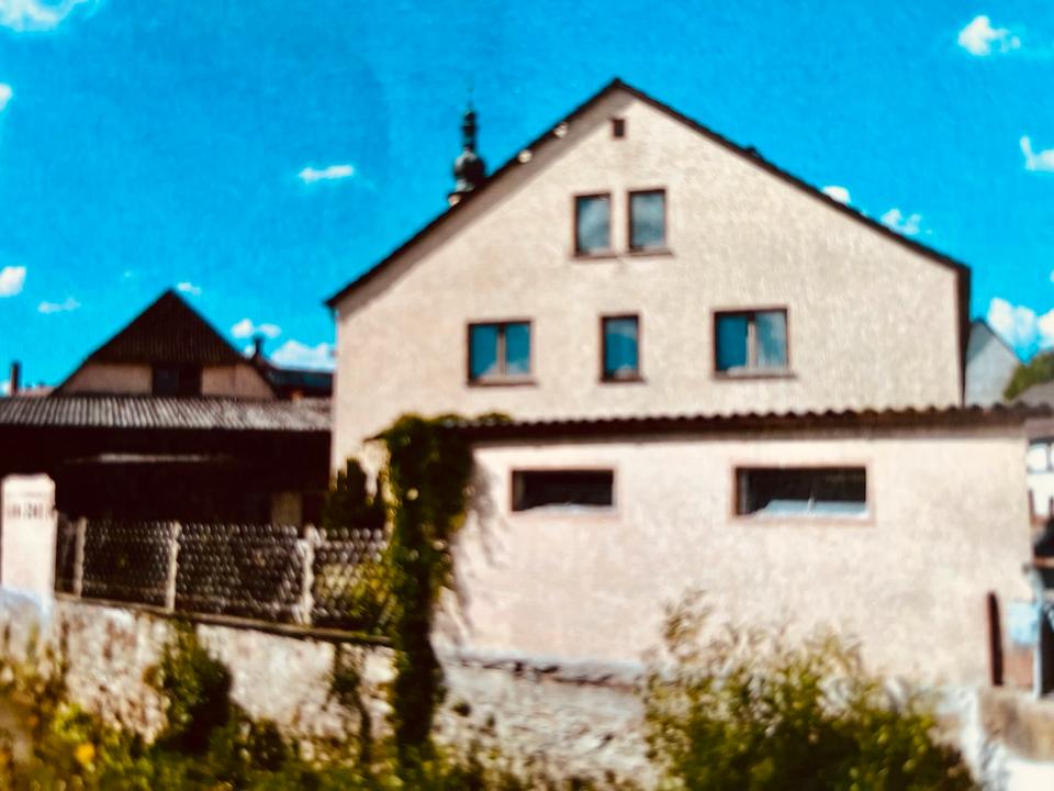 Thumbnail-Mehrfamilienhaus mit Lager-Gewerbehalle