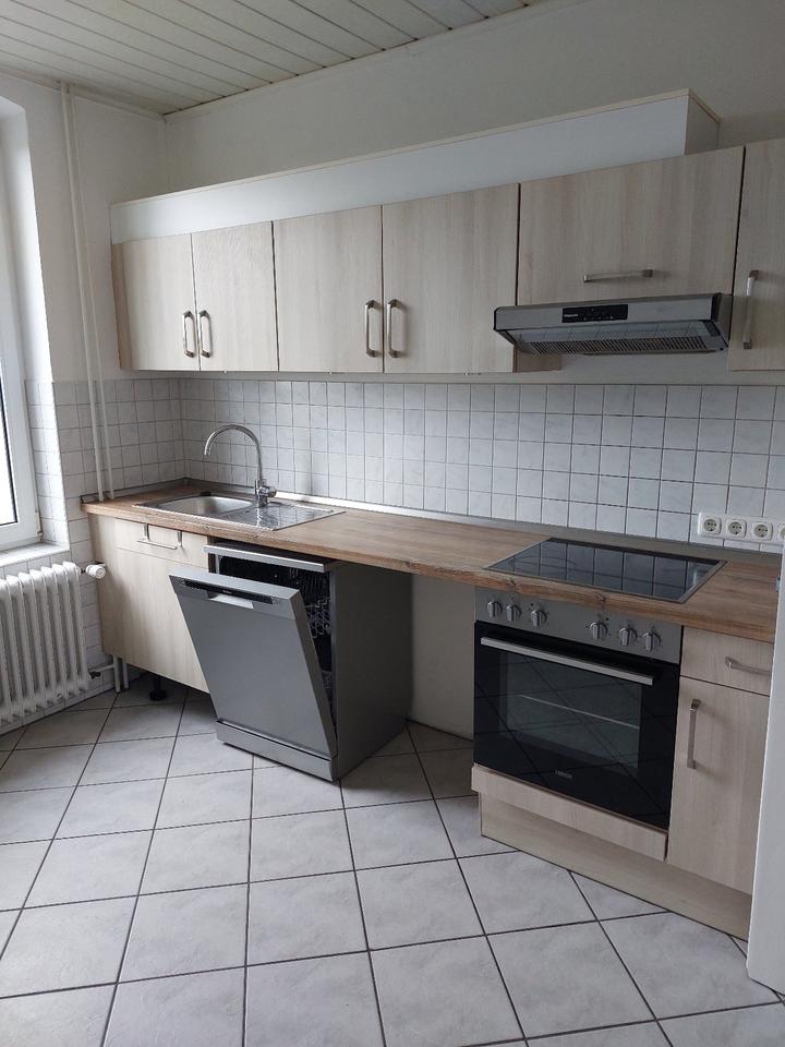 Thumbnail-3 12-Zimmer-Wohnung mit Balkon 2. Etage Garage