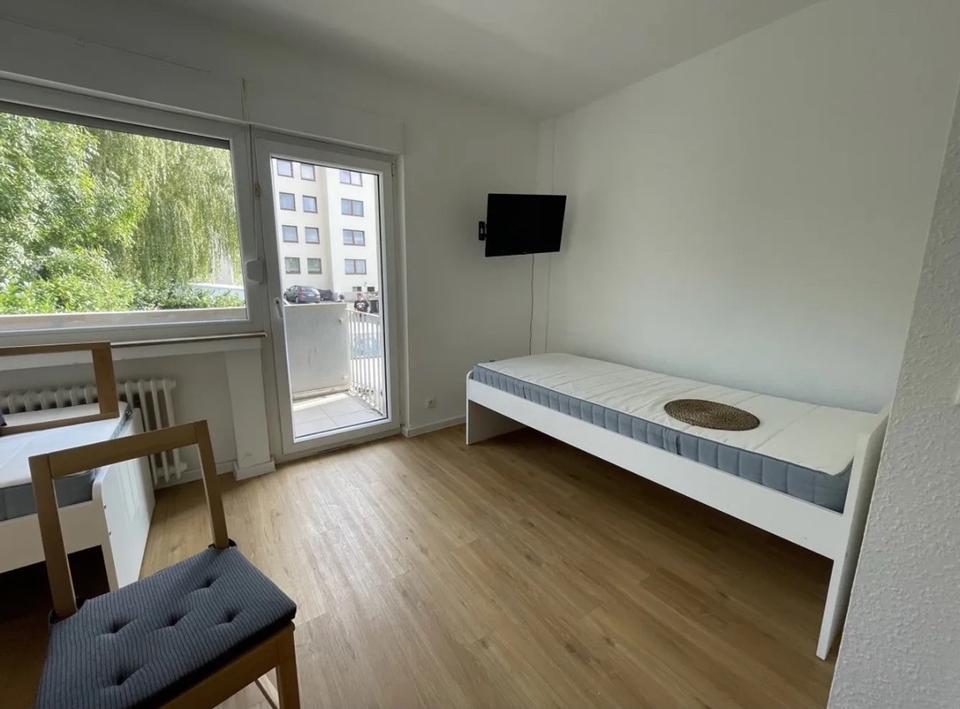 Thumbnail-3-Zimmer-Erdgeschosswohnung mit Balkon, Einbauküche & Stellplatz