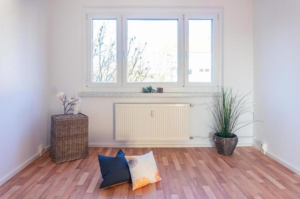 Thumbnail-3-Raum-Wohnung mit Tageslichtbad, nahe Rosengarten