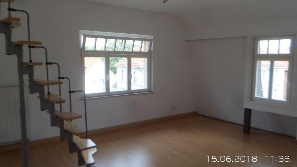 Thumbnail-Möblierte 4-Raum-Altbauwohnung mit Balkon und Badewanne