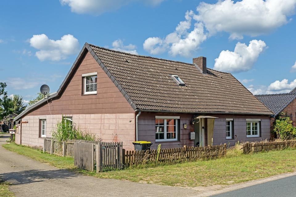 Thumbnail-EIN HÄUSCHEN IM GRÜNEN