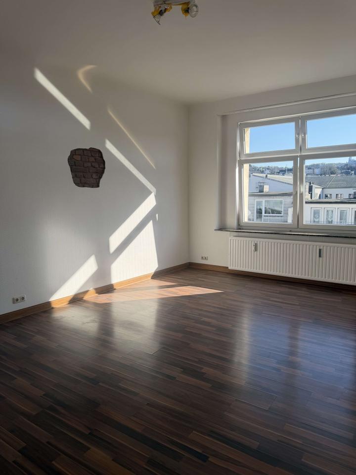 Thumbnail-Lichtdurchflutete und großzügig geschnittene 2 Zimmer-Wohnung im Herzen Elberfelds