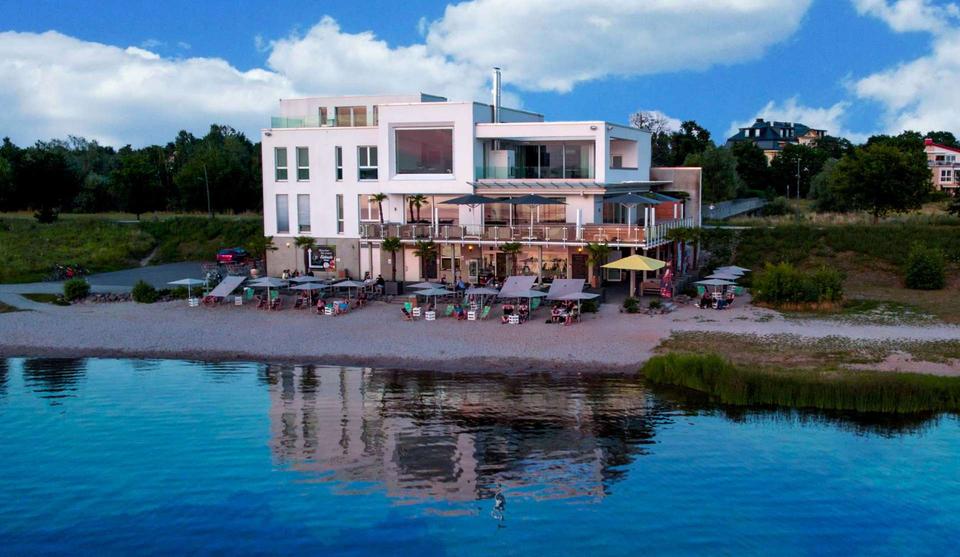 Thumbnail-Exklusives Seeanwesen mit Wellnessbereich – Wohnen in erster Reihe am Cospudener See