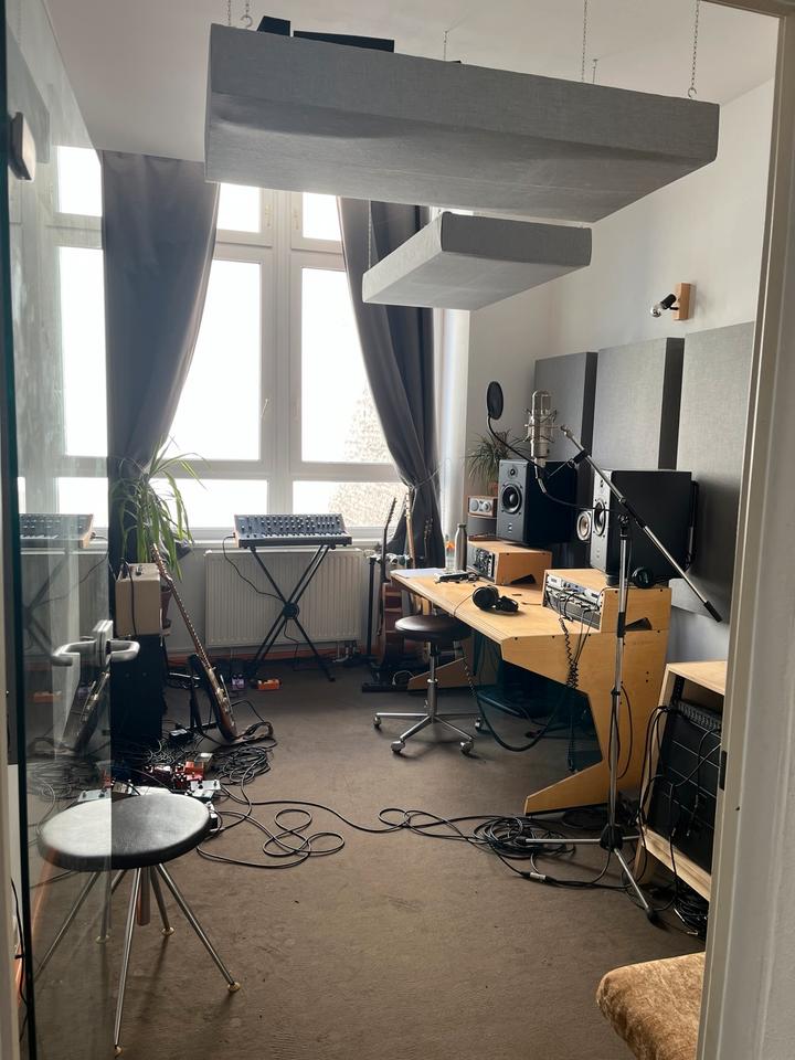 Thumbnail-Studioraum Tonstudio Schreibtisch für Mai in Charlottenburg