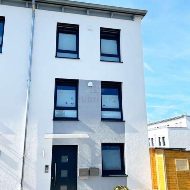 Thumbnail-Reihenendhaus mit Dachterrasse zu verkaufen