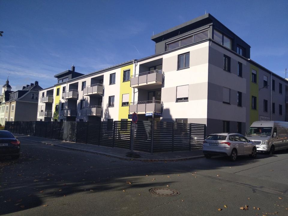 Thumbnail-4-Zimmer-Wohnung mit Terrasse und Vorgarten in Zeulenroda