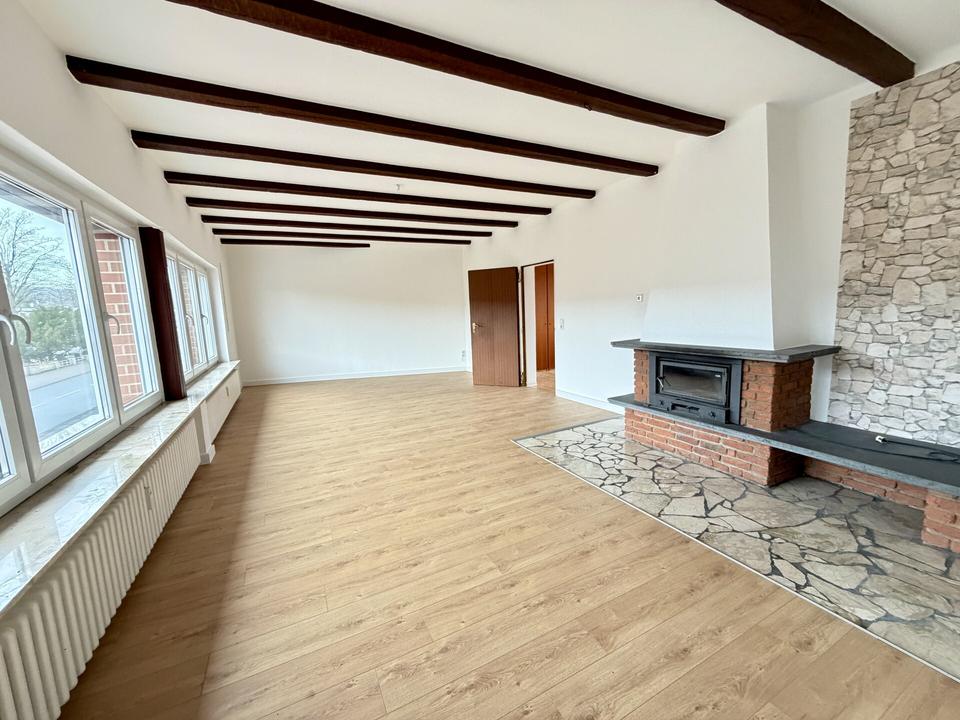 Thumbnail-Großzügig wohnen: Exklusive renoviert4-Zimmer-Wohnung mit gehobener Ausstattung!