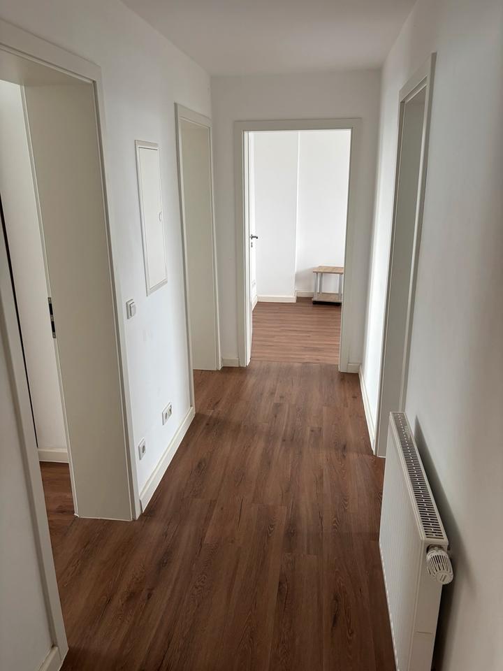 Thumbnail-4- Raum Wohnung