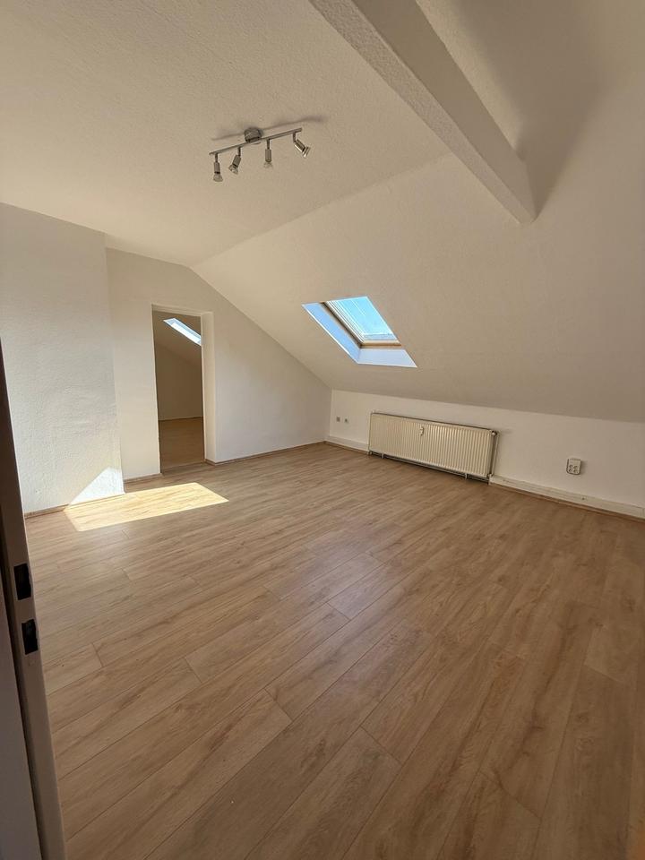 Thumbnail-3-Zimmer Dachgeschoss Wohnung 5. Etage in Barmen