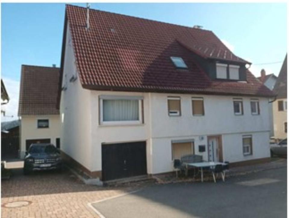 Thumbnail-Einfamilienhaus mit Lagerschuppen