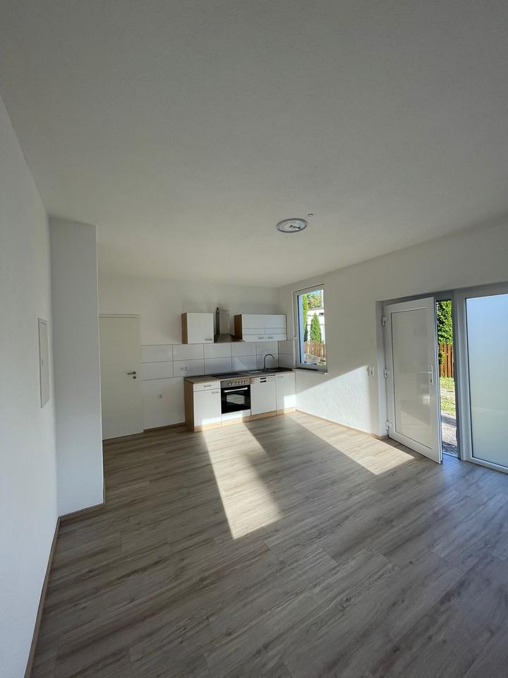 Thumbnail-Neuwertige 1-Zimmer-Einliegerwohnung mit moderner Glasüberdachung