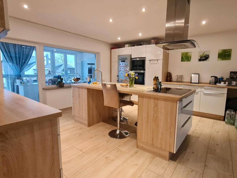 Thumbnail-großzügige Zweifamilienhaus-Doppelhaushälfte!