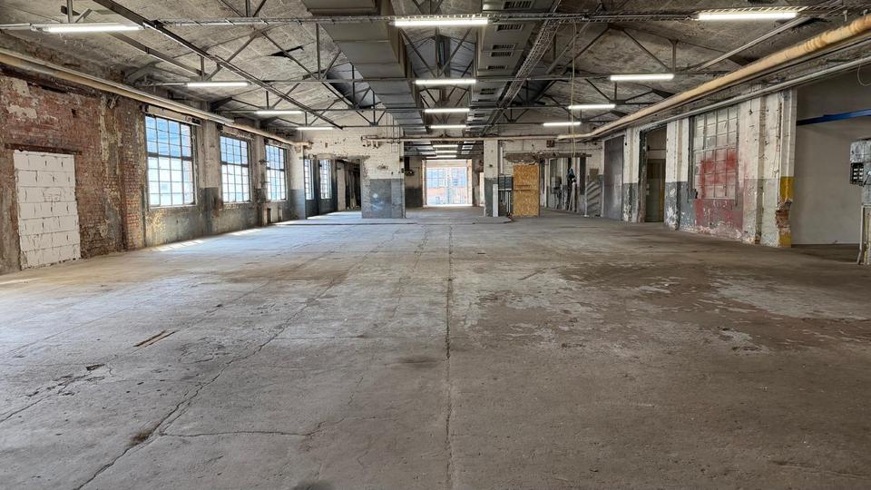 Thumbnail-Halle 870m2 zu vermieten