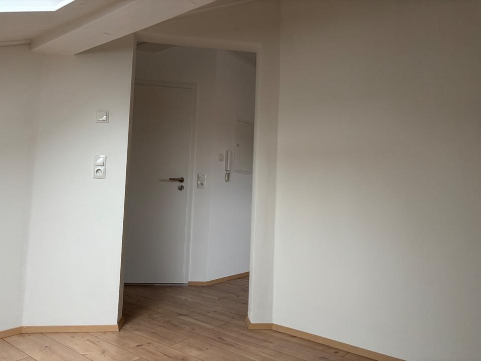 Thumbnail-Bayerbach 2 Zimmer Mansarden Wohnung DG