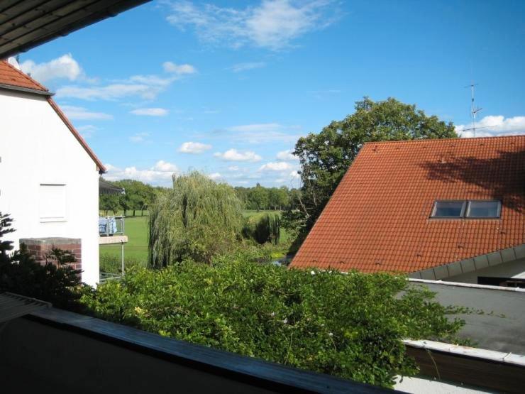 Thumbnail-WG Zimmer mit Blick ins Grüne