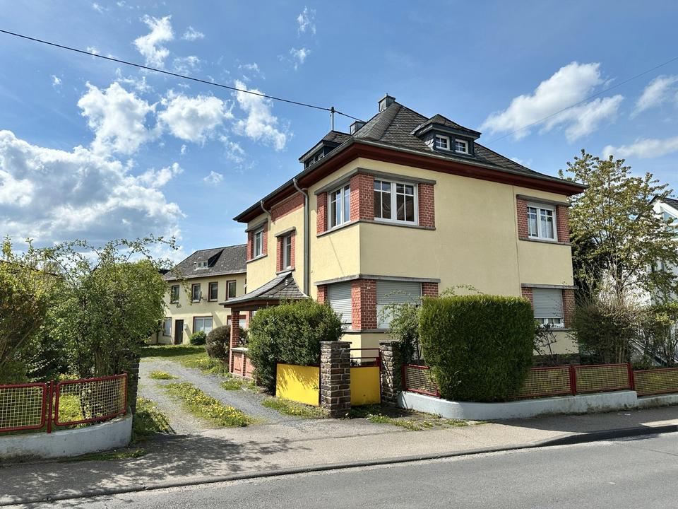 Thumbnail-Freistehendes Einfamilienhaus mit Garten und Hinterhaus - Privat
