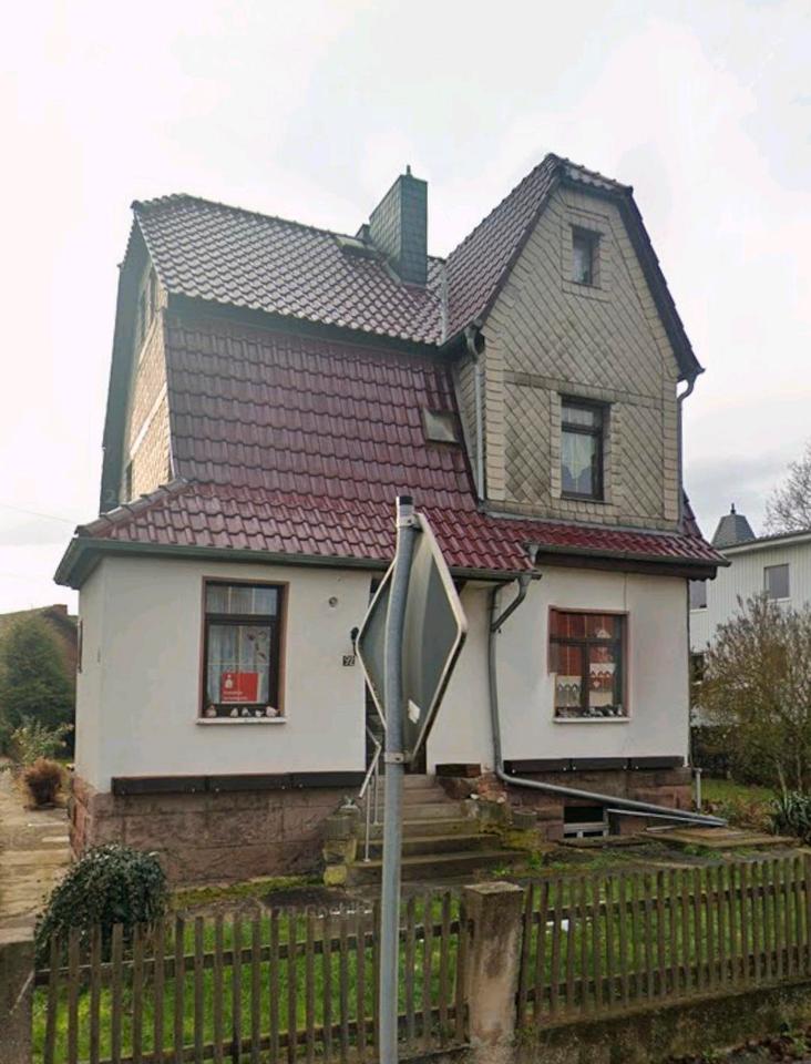 Thumbnail-Freistehendes Einfamilienhaus mit großem Grundstück zum Verkauf