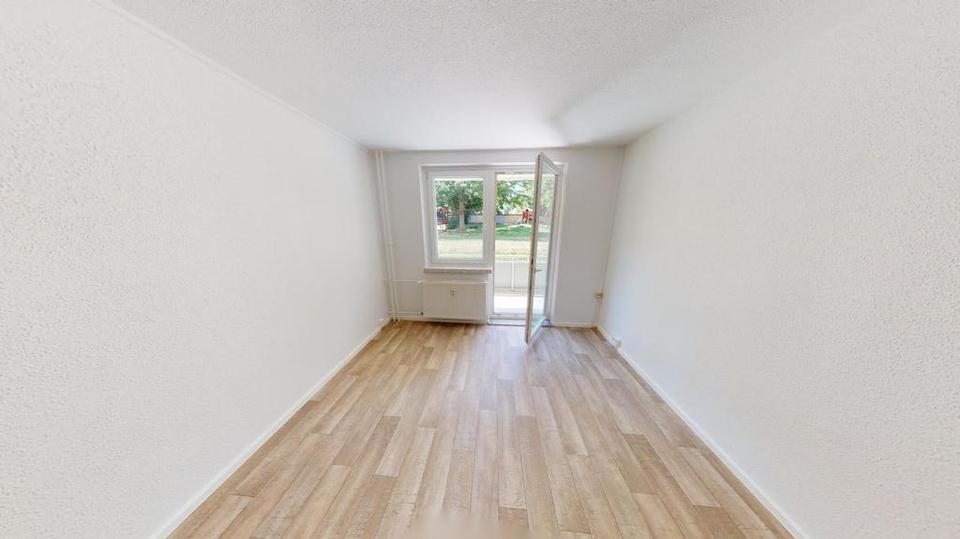 Thumbnail-Geräumige Erdgeschosswohnung mit Balkon