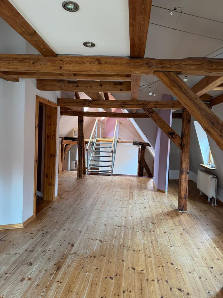 Thumbnail-Großzügige Dachgeschosswohnung mit Loft-Charakter und Balkon