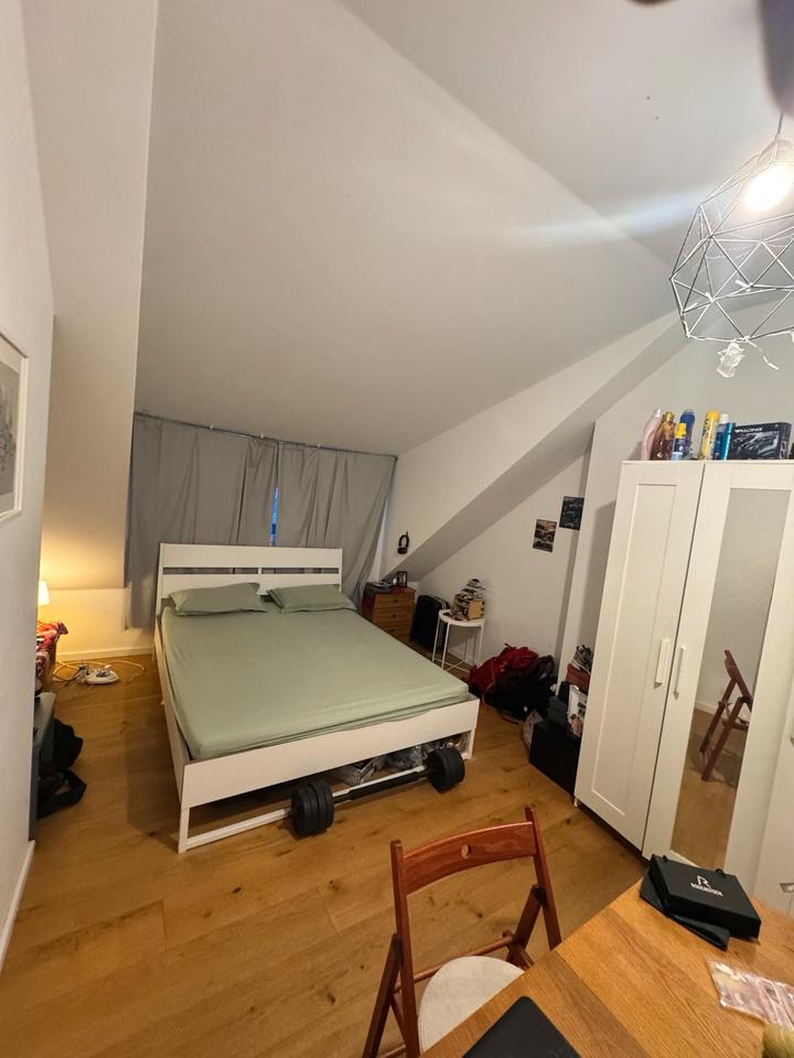 Thumbnail-APARTEMENT , 1 Zimmer frei im 3 zimmer Wohnung