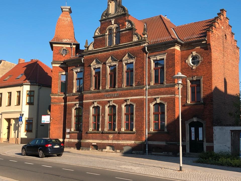Thumbnail-Ärztehaus- Villa- ehemaliges Postamt - mit Blick zur Elbe Rendit