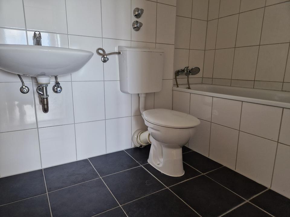 Thumbnail-Einzug nach Renovierung! 4-Zimmer-Wohnung für Familien!