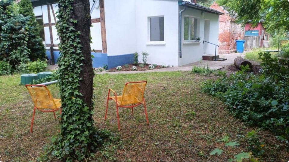 Thumbnail-65qm Wohnung 2,5 Zi, eigener kl. Garten, renoviert, Ofenheizung