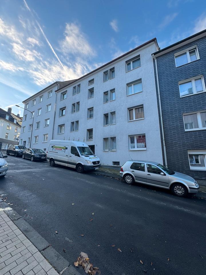 Thumbnail-Moderne 3 Zimmer Wohnung mit Balkon in zentraler Lage Remscheid