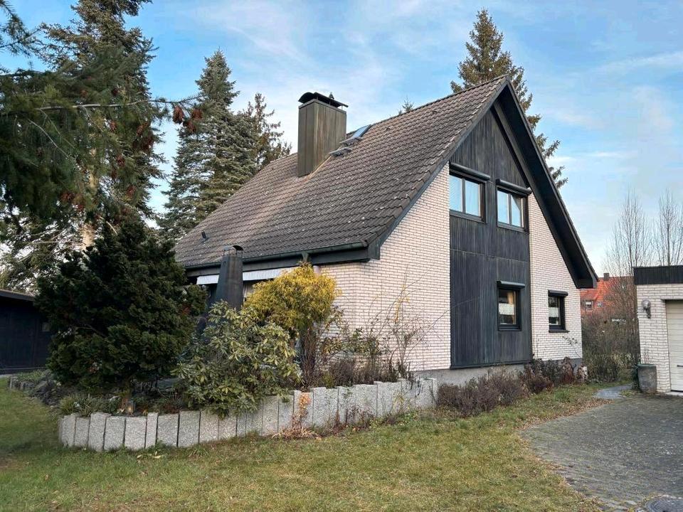 Thumbnail-Schönes Einfamilienhaus mit Doppelgarage ohne Käuferprovision