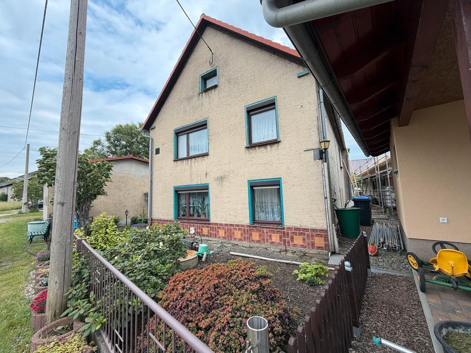 Thumbnail-Haus mit Garage, Werkstatt - Perfekt für Bastler
