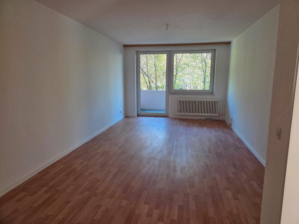 Thumbnail-Helle 2 Zimmer Wohnung mit Balkon!