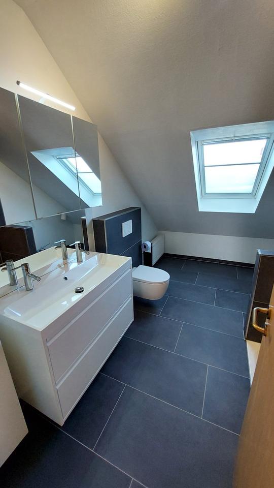Thumbnail-Helle 2,5-Zimmer-Wohnung (70qm) mit Balkon und Loggia