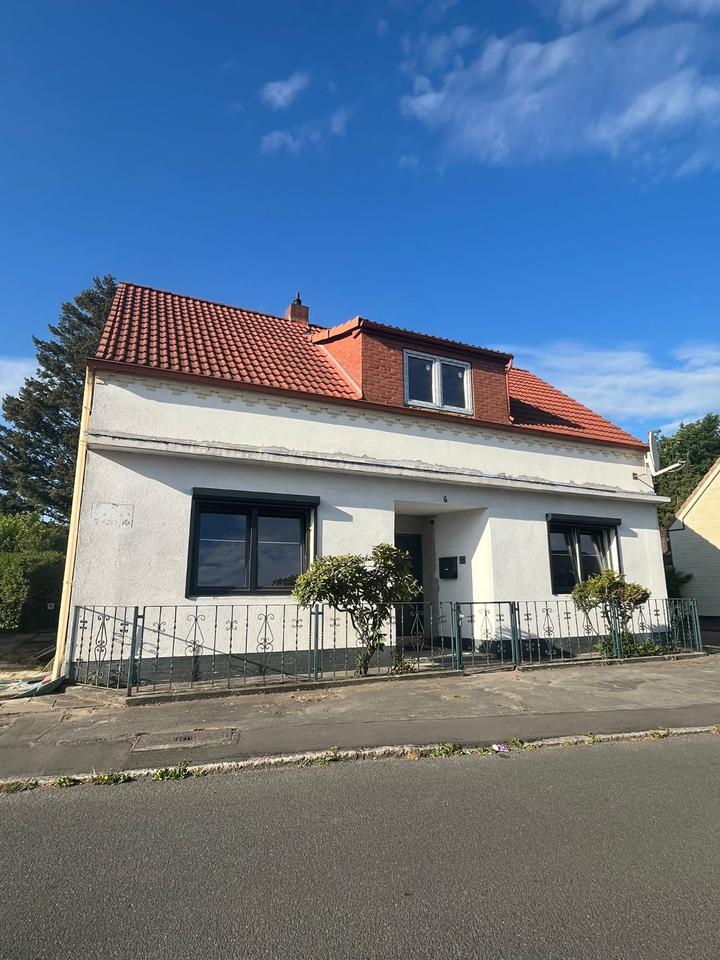 Thumbnail-Modernisiertes Zweifamilienhaus mit großem Garten in ruhiger Lage