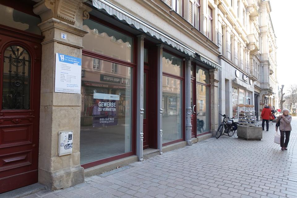 Thumbnail-Ladengeschäft in Fußgängerzone