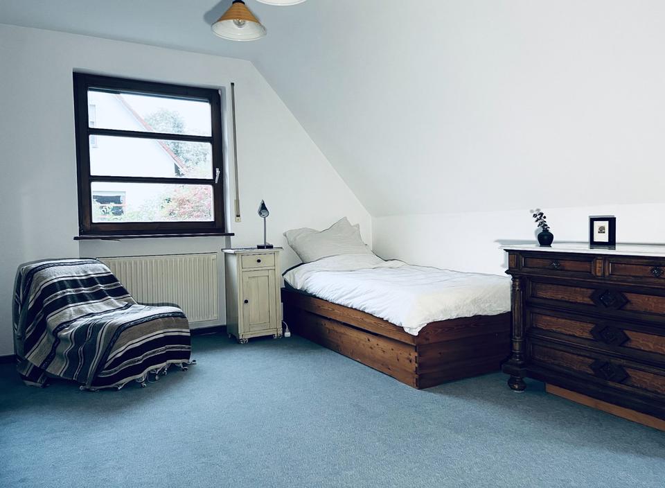 Thumbnail-möbliertes Zimmer für Wochenendheimfahrer Praktikum Berufspendler