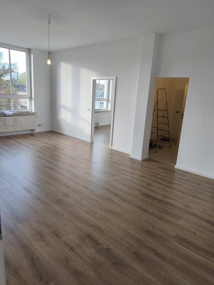 Thumbnail-Erstbezug nach Renovierung - große 3 Raum Wohnung