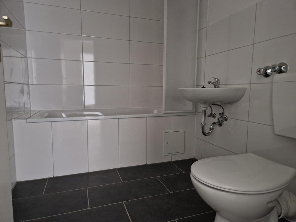 Thumbnail-1-Zimmer-Wohnung - wird aktuell teilrenoviert - bald bezugsfertig!