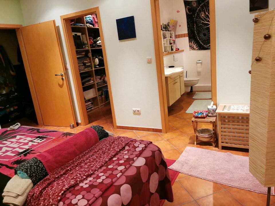 Thumbnail-Raum zu vermieten, seperat begehbar, mit Bad