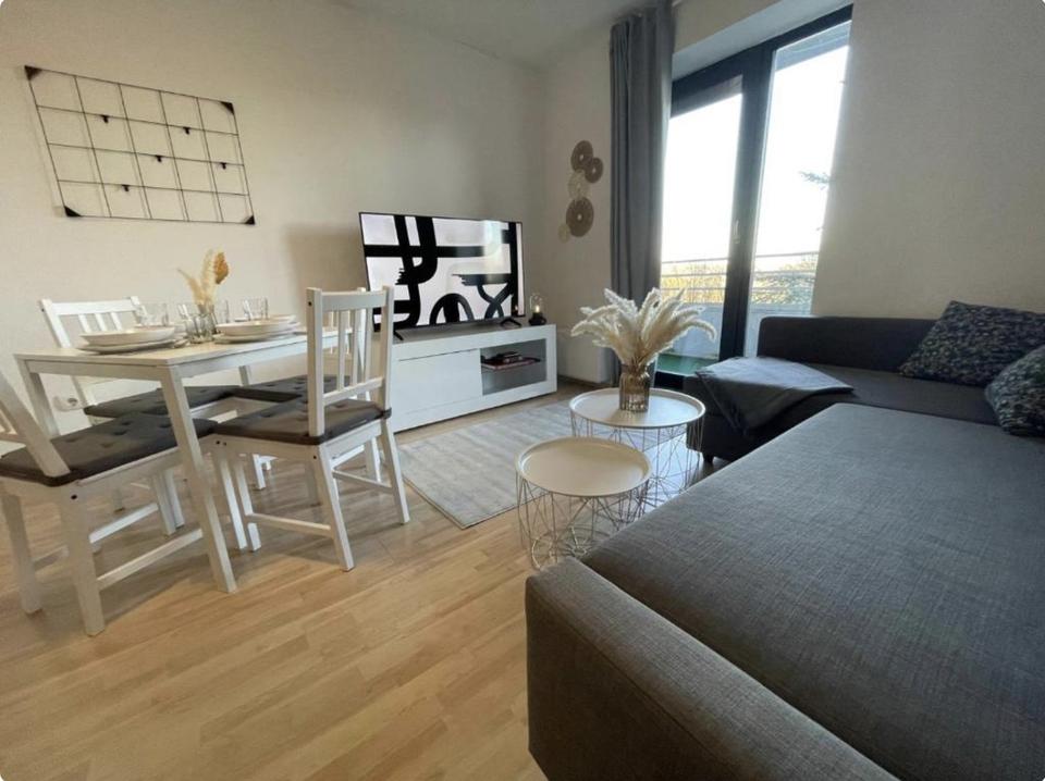Thumbnail-Voll möblierte 49 m² Wohnung mit Balkon, Aufzug, EBK, SchwimmbadSauna & optionalem TG-Stellplatz