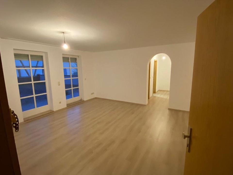 Thumbnail-Helle 2,5-Zimmer-EG-Wohnung mit Terrasse und EBK, Tiefgarage