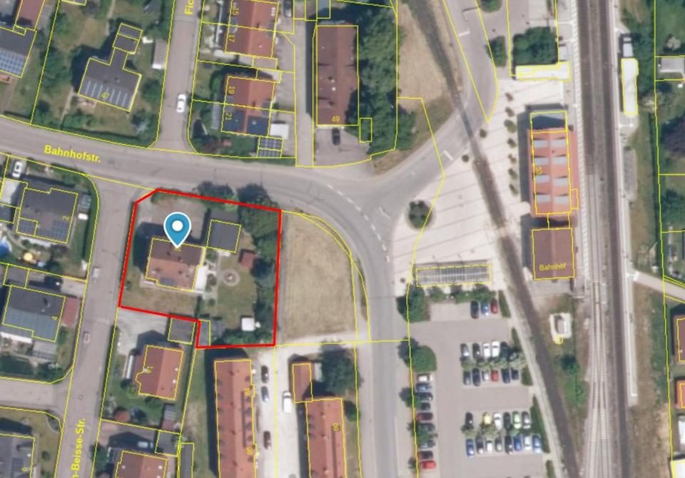 Thumbnail-Dreifamilienhaus direkt am Bahnhof