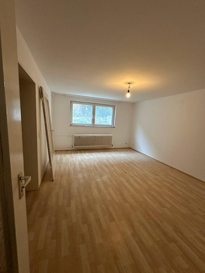 Thumbnail-Helle 2-Zimmer-Wohnung (Souterrain) in ruhigem 3-Parteien-Haus
