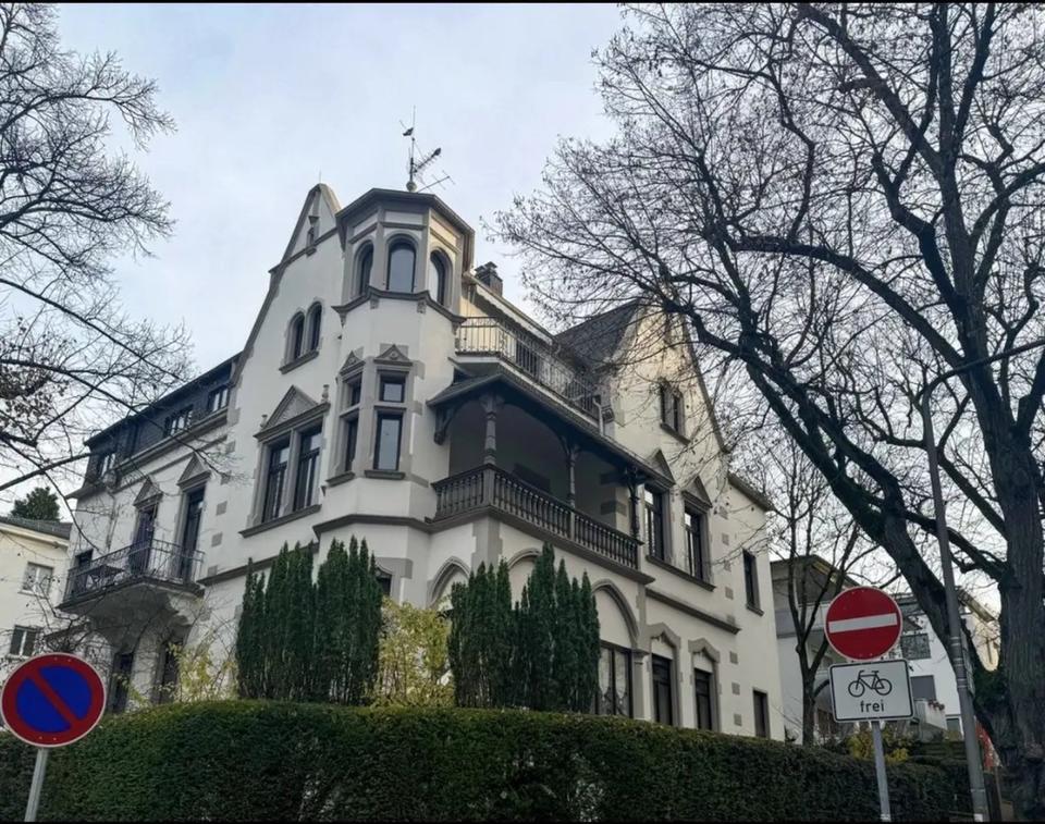 Thumbnail-Helle 2-Zimmer Altbauwohnung mit Balkon in Wiesbaden zum 01.02.26